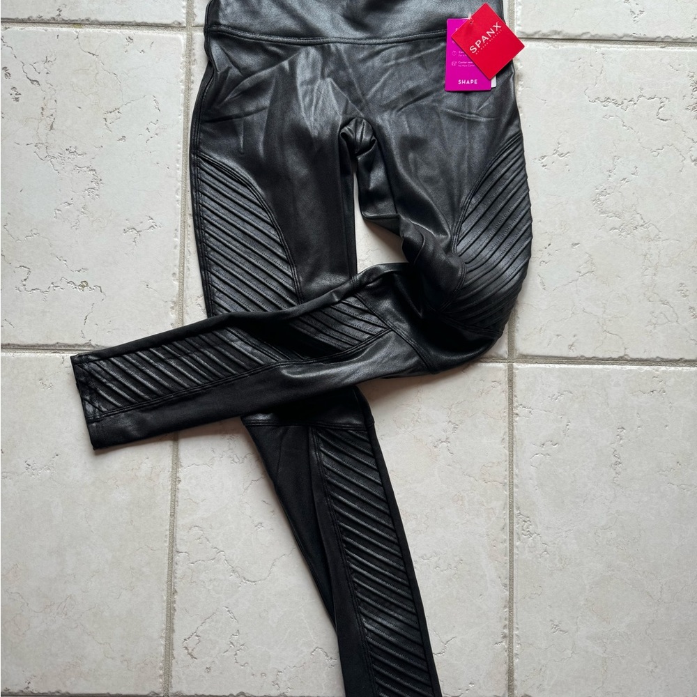 SPANX faux leather leggings:)